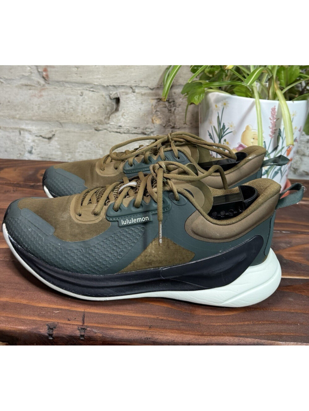 Lululemon Blissfeel Trail Run women Breathable Low Top Sneakers US 8 EU 40